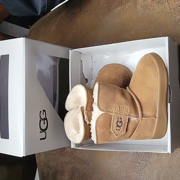 UGG Other - Ugg keelan boots toddler size 2/3 like new